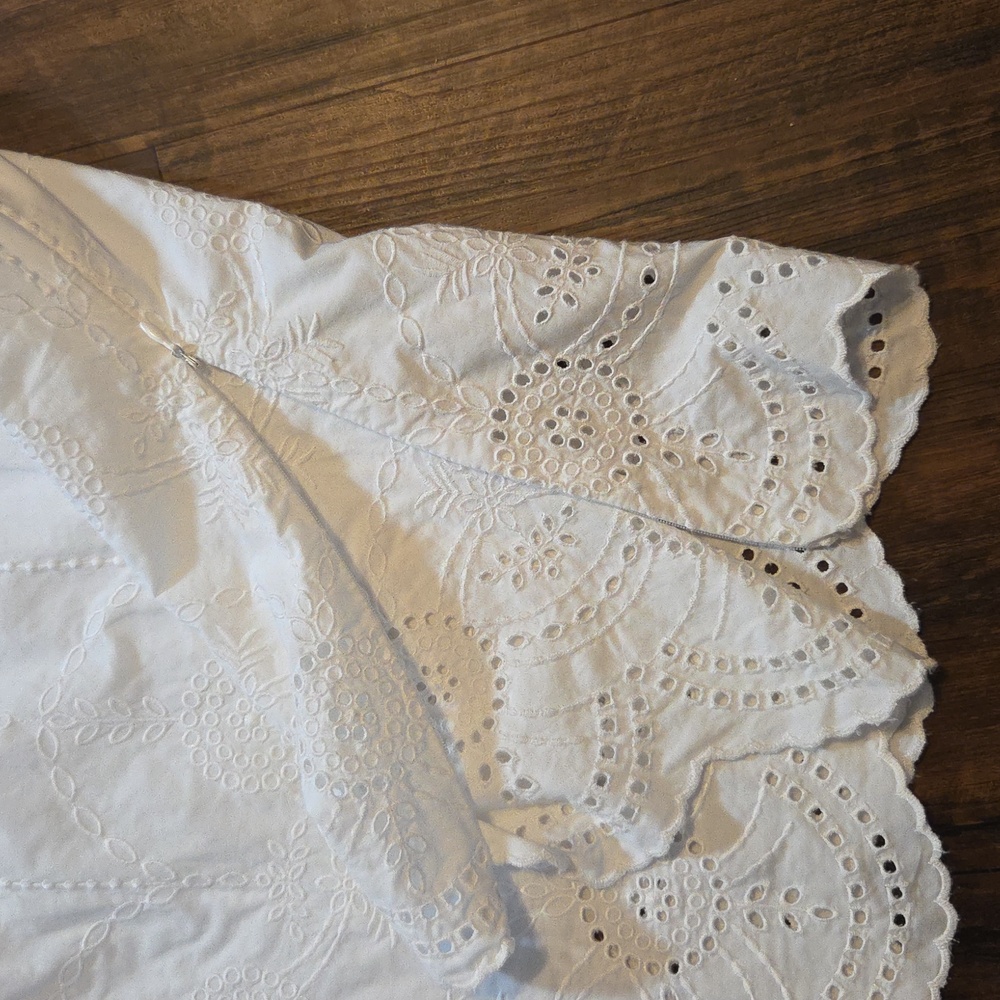 Talbots White Embroidered Blouse Size Medium - Picture 5 of 7